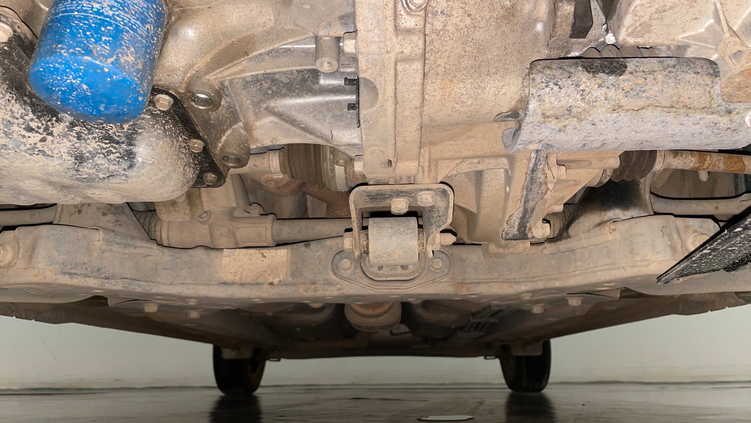 Used 2022 Hyundai Grand i10 Nios Sportz AMT 1.2 Kappa VTVT Petrol Automatic extra FRONT LEFT UNDERBODY VIEW
