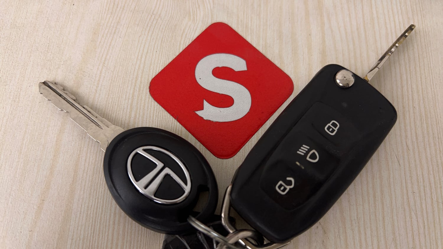 Used 2019 Tata Tiago Revotron XZ Plus Petrol Manual extra CAR KEY VIEW