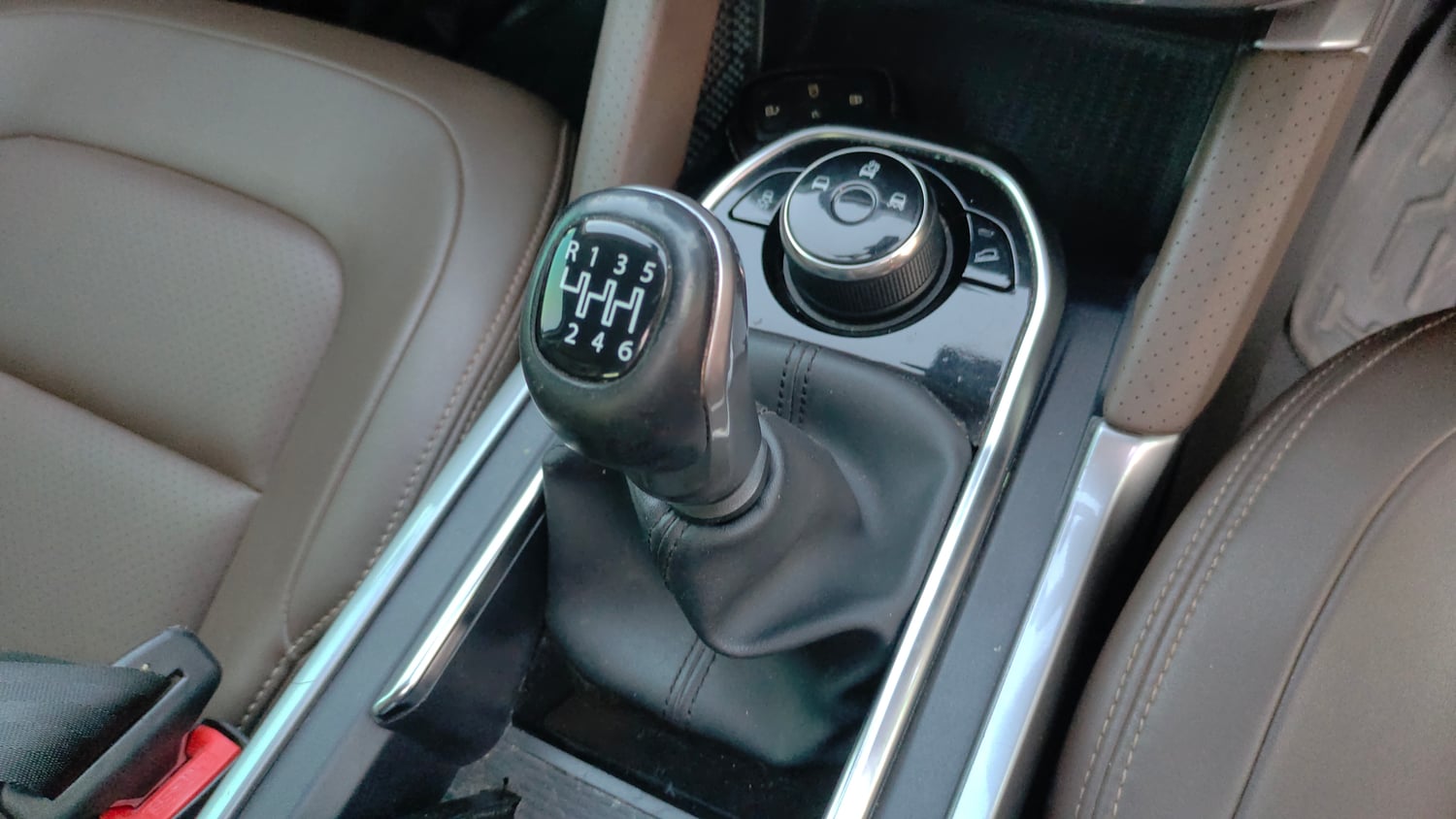 Used 2019 Tata Harrier XZ Diesel Manual interior GEAR  KNOB VIEW