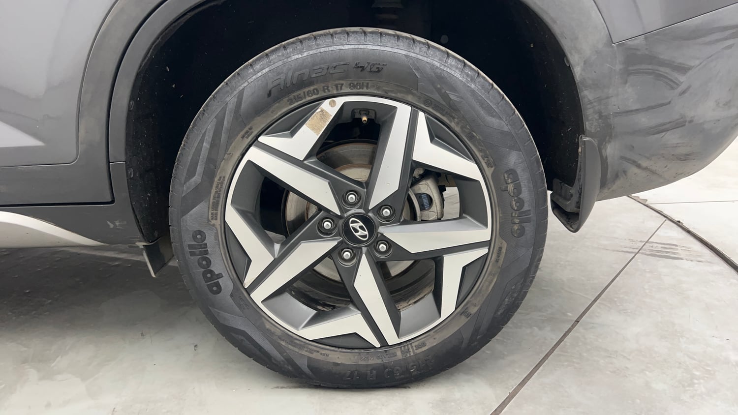 Used 2022 Hyundai Alcazar Prestige 7 STR 2.0 Petrol Petrol Manual tyres LEFT REAR TYRE RIM VIEW
