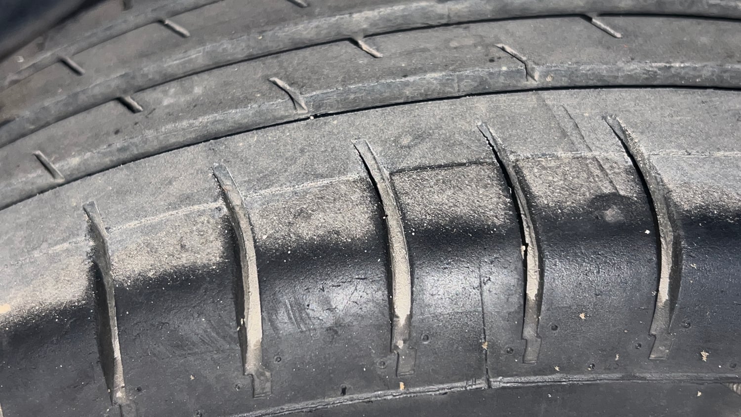 Used 2019 Tata Tiago Revotron XZ w/o Alloy Petrol Manual tyres LEFT REAR TYRE TREAD VIEW