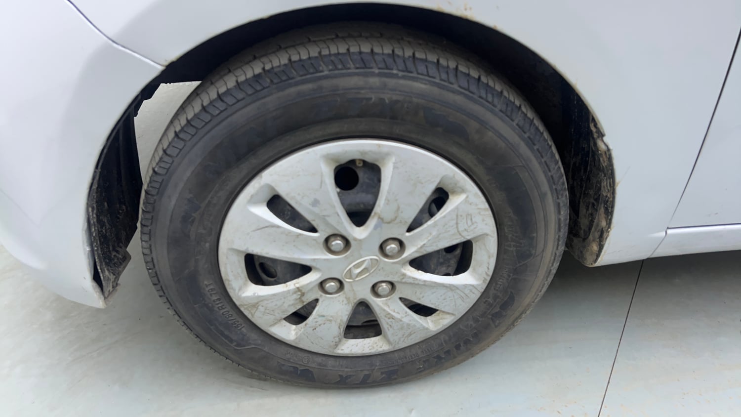Used 2012 Hyundai i10 Sportz 1.2 Kappa2 Petrol Manual tyres LEFT FRONT TYRE RIM VIEW
