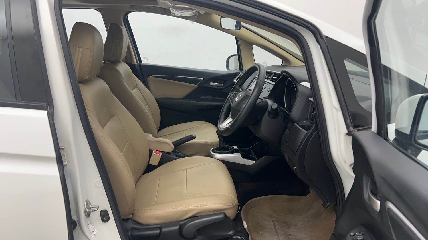 Used 2020 Honda Jazz ZX Petrol Manual interior RIGHT SIDE FRONT DOOR CABIN VIEW