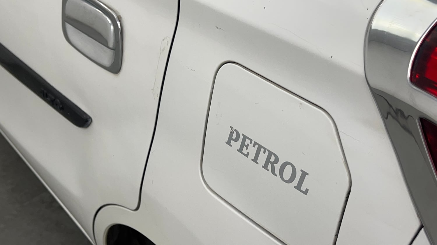 Used 2016 Maruti Suzuki Alto 800 VXi Petrol Manual dents MINOR DENT