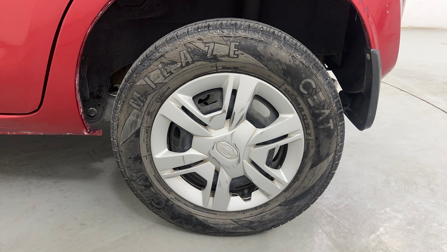 Used 2018 Datsun Redi-GO T(O) 1.0 Petrol Manual tyres LEFT REAR TYRE RIM VIEW
