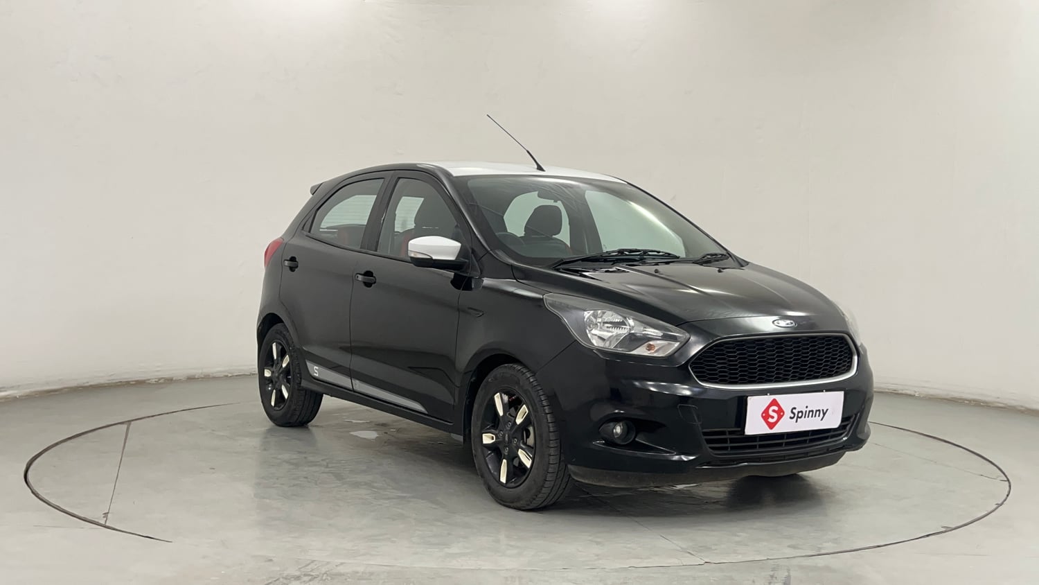 Used 2017 Ford Figo Titanium 1.2 Ti-VCT Petrol Manual exterior RIGHT FRONT CORNER VIEW