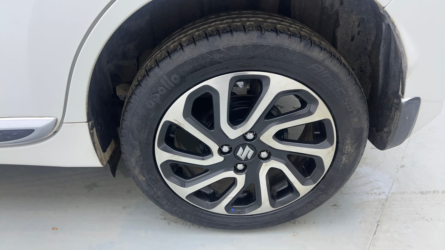 Used 2024 Maruti Suzuki Baleno Alpha MT Petrol Manual tyres LEFT REAR TYRE RIM VIEW