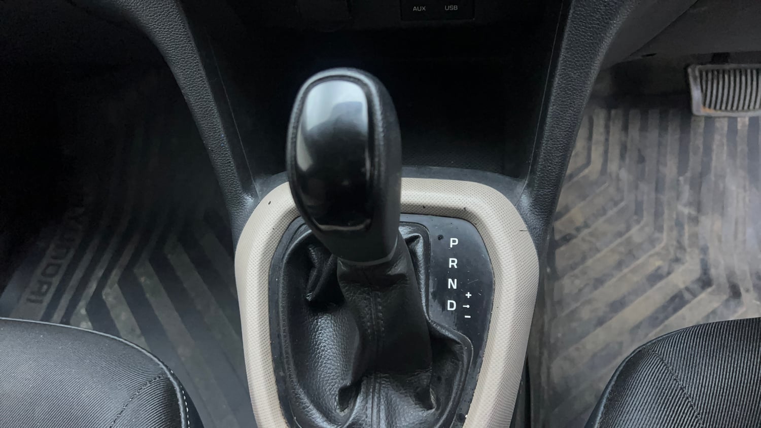 Used 2017 Hyundai Grand i10 Asta AT 1.2 Kappa VTVT (O) Petrol Automatic interior GEAR  KNOB VIEW