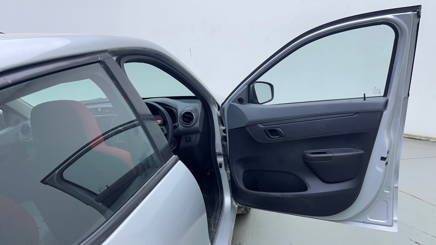 Used 2021 Renault Kwid RXT 1.0 Opt Petrol Manual interior RIGHT FRONT DOOR OPEN VIEW