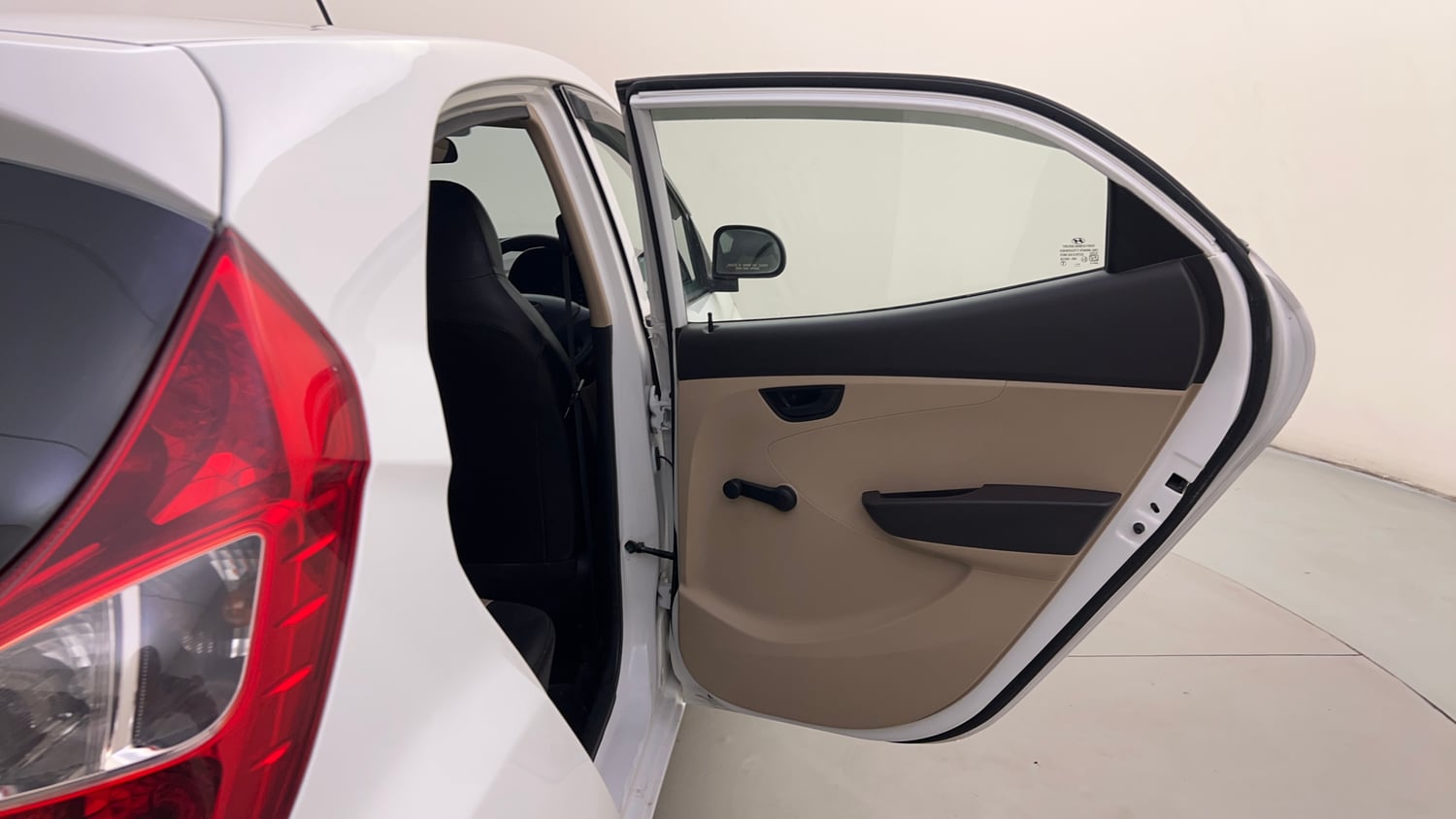 Used 2017 Hyundai Eon Era + Petrol Manual interior RIGHT REAR DOOR OPEN VIEW