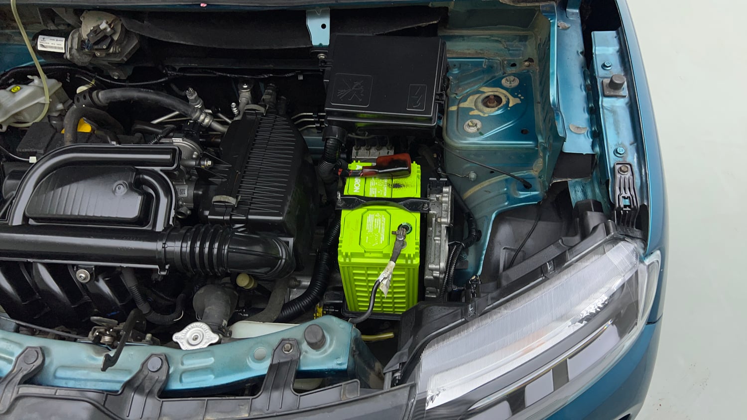 Used 2022 Renault Kwid RXT 1.0 AMT (O) Petrol Automatic engine ENGINE LEFT SIDE VIEW