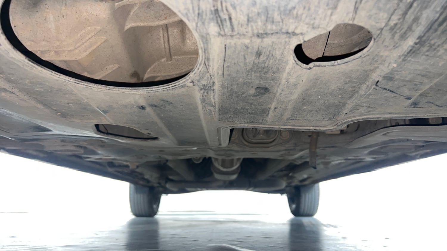 Used 2022 Hyundai Alcazar Prestige 7 STR 2.0 Petrol Petrol Manual extra FRONT LEFT UNDERBODY VIEW