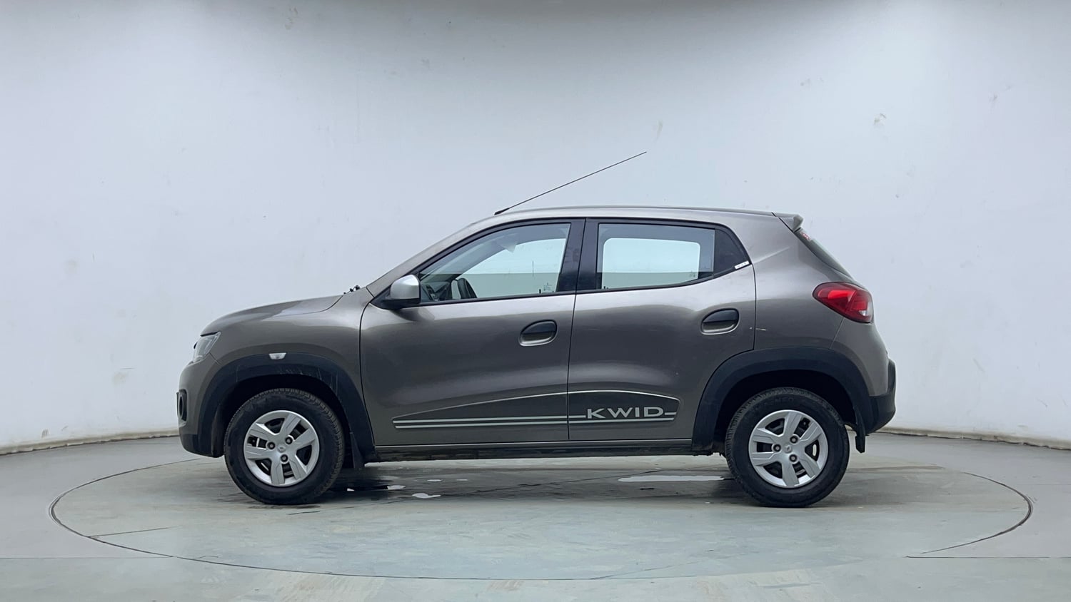 Used 2018 Renault Kwid 1.0 RXT AMT Petrol Automatic exterior LEFT SIDE VIEW