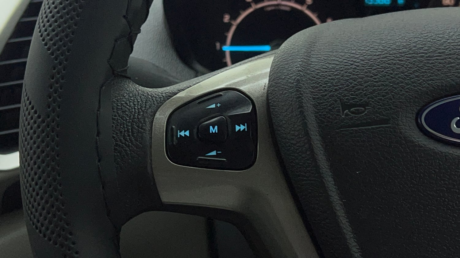 Used 2015 Ford EcoSport Trend 1.5 Ti-VCT Petrol Manual top_features Steering mounted controls