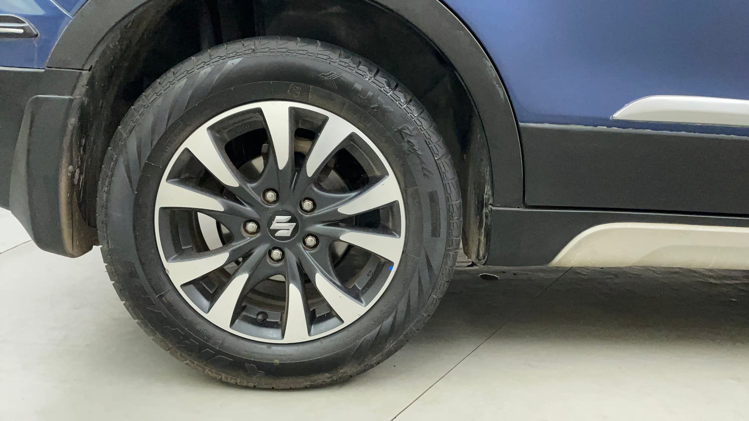 Used 2018 Maruti Suzuki S-Cross Zeta 1.3 Diesel Manual tyres RIGHT REAR TYRE RIM VIEW