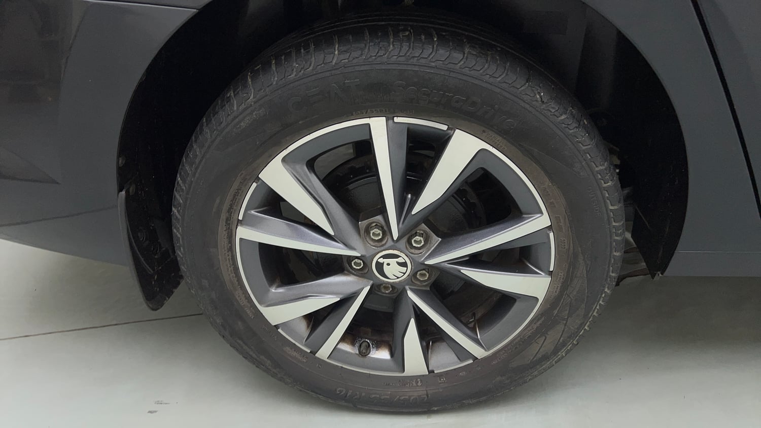Used 2022 Skoda Slavia Style 1.5L TSI DSG Petrol Automatic tyres RIGHT REAR TYRE RIM VIEW