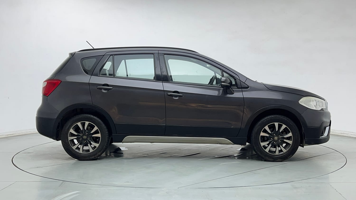Used 2020 Maruti Suzuki S-Cross Zeta Petrol Manual exterior RIGHT SIDE VIEW