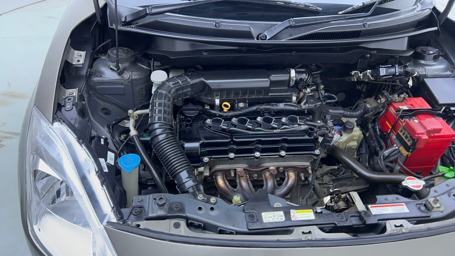 Used 2018 Maruti Suzuki Swift VXi AMT Petrol Automatic engine ENGINE RIGHT SIDE VIEW