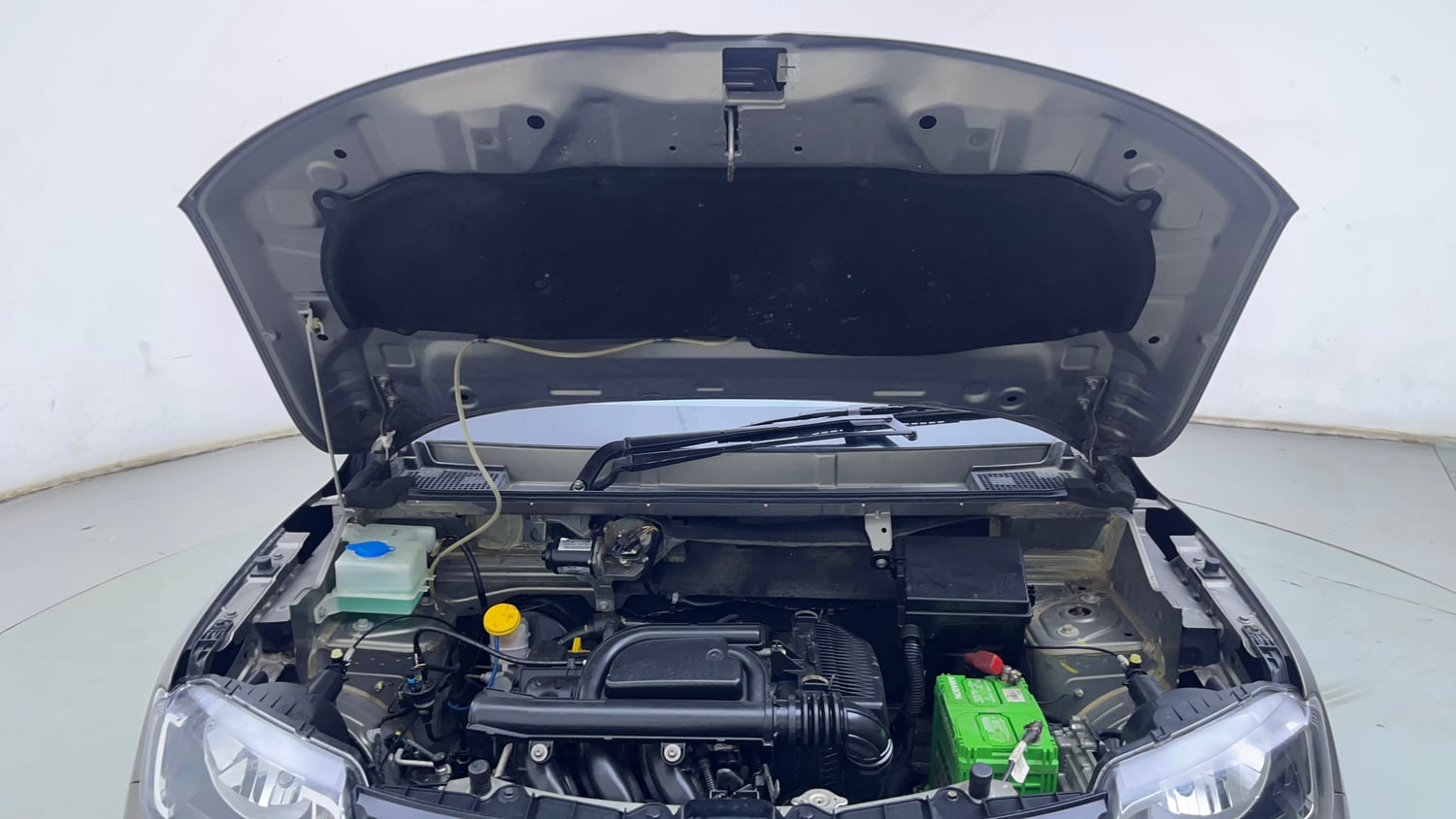 Used 2018 Renault Kwid 1.0 RXT AMT Petrol Automatic engine ENGINE & BONNET OPEN FRONT VIEW