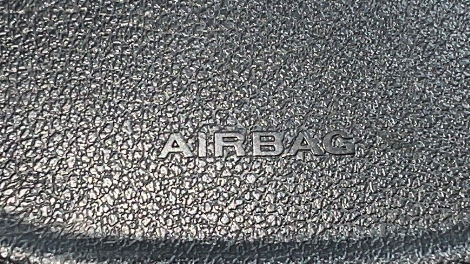 Used 2019 Tata Tiago Revotron XZ w/o Alloy Petrol Manual top_features Airbags