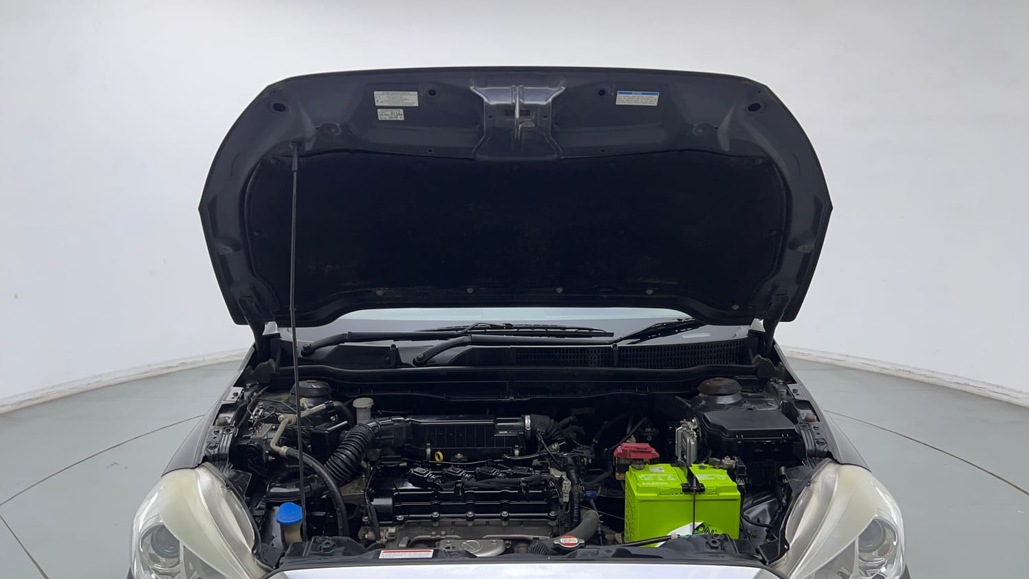 Used 2020 Maruti Suzuki S-Cross Zeta Petrol Manual engine ENGINE & BONNET OPEN FRONT VIEW