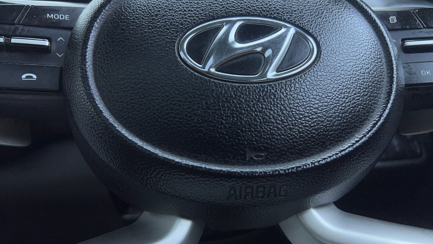 Used 2021 Hyundai Venue SX Plus 1.0 Turbo DCT Petrol Automatic top_features Airbags