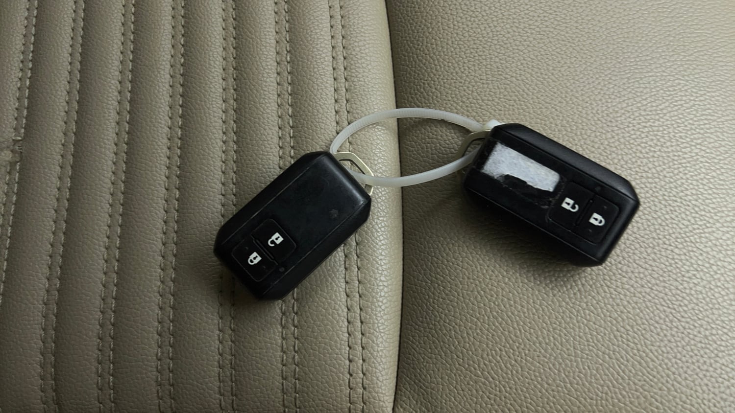 Used 2021 Maruti Suzuki New Ertiga ZXi Plus Petrol Manual extra CAR KEY VIEW