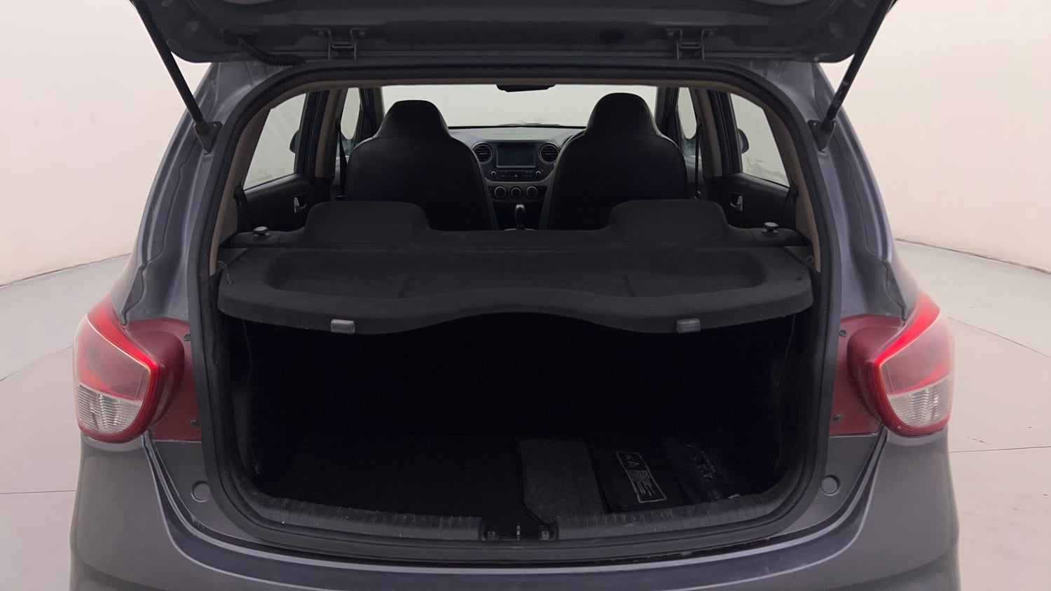 Used 2017 Hyundai Grand i10 Sportz (O) AT 1.2 Kappa VTVT Petrol Automatic interior DICKY INSIDE VIEW