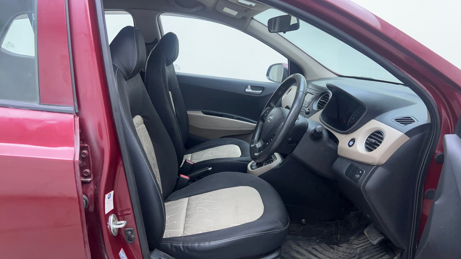 Used 2017 Hyundai Grand i10 Asta AT 1.2 Kappa VTVT (O) Petrol Automatic interior RIGHT SIDE FRONT DOOR CABIN VIEW