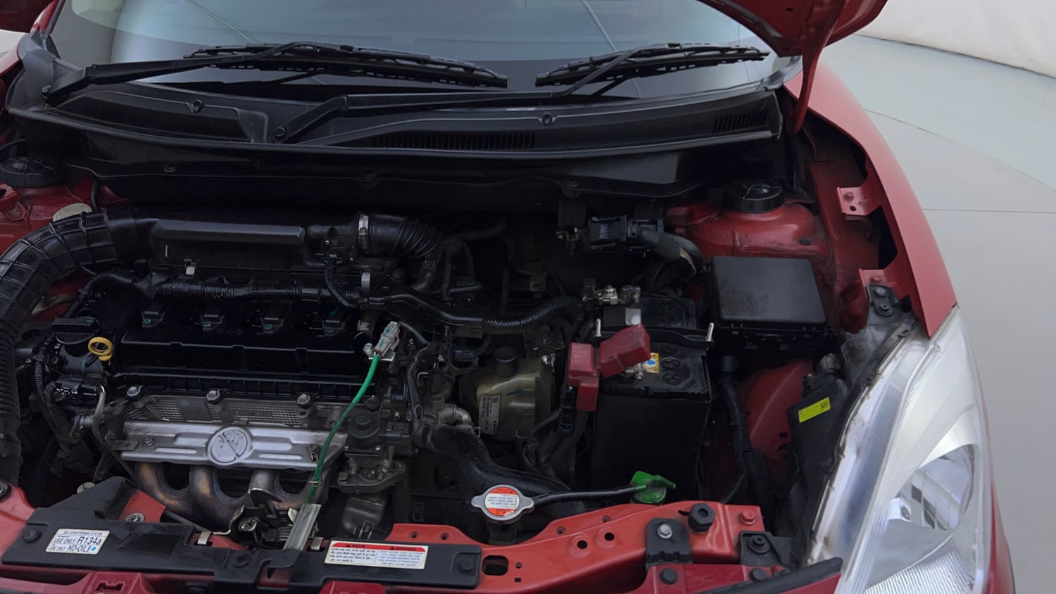 Used 2022 Maruti Suzuki Dzire ZXi AGS Petrol Automatic engine ENGINE LEFT SIDE HINGE & APRON VIEW
