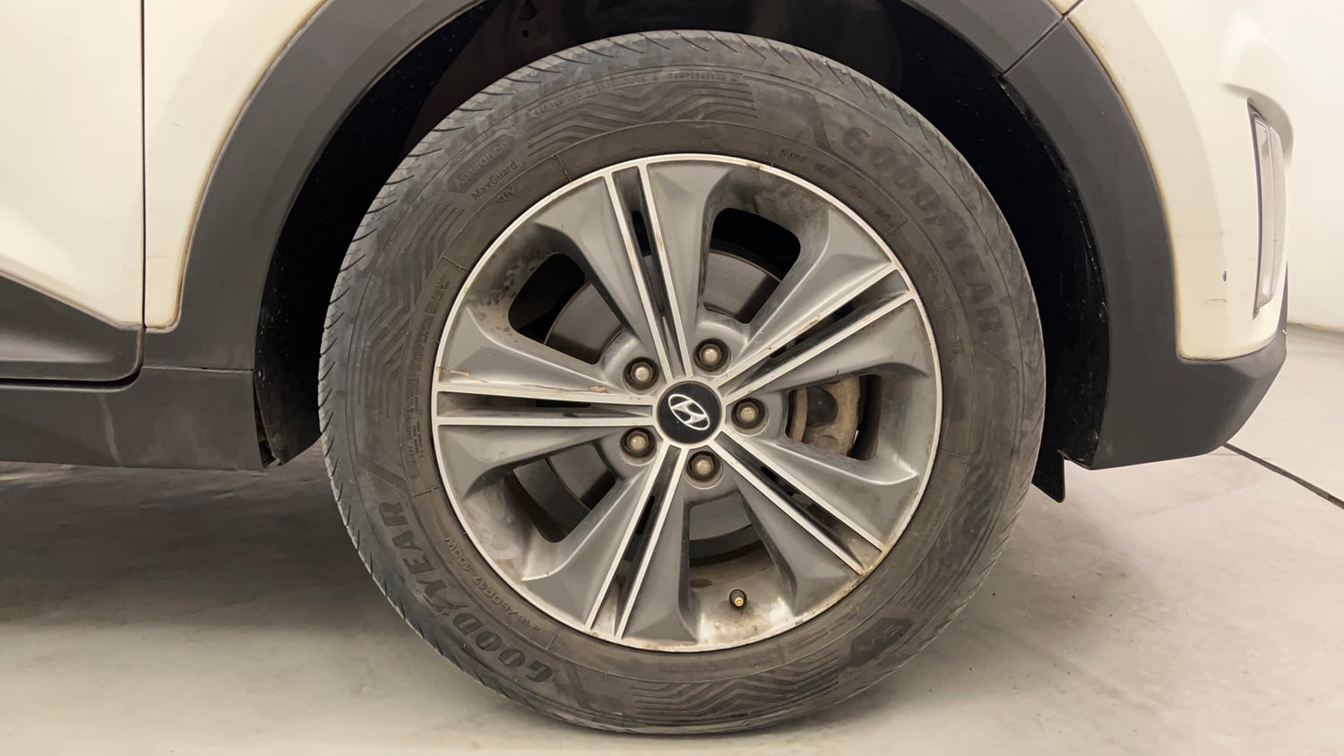 Used 2018 Hyundai Creta SX Plus 1.6 AT CRDI Diesel Automatic tyres RIGHT FRONT TYRE RIM VIEW