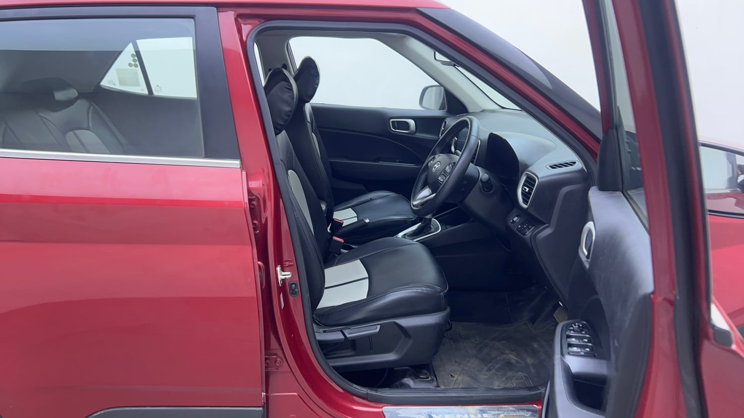 Used 2019 Hyundai Venue SX Plus 1.0 Turbo DCT Petrol Automatic interior RIGHT SIDE FRONT DOOR CABIN VIEW