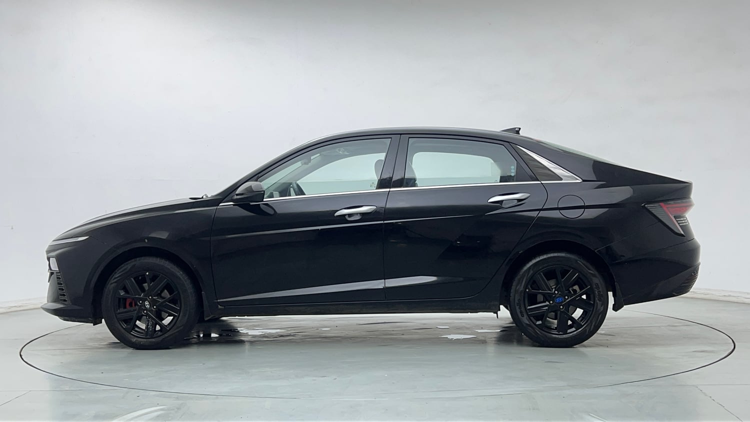 Used 2023 Hyundai Verna SX (O) 1.5 Turbo Petrol DCT Petrol Automatic exterior LEFT SIDE VIEW