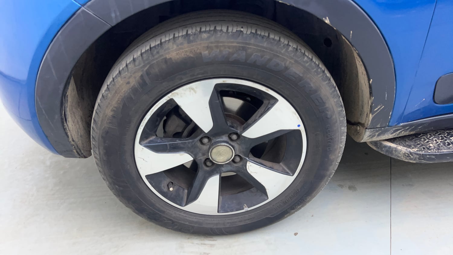 Used 2018 Tata Nexon XZA Plus Diesel Diesel Automatic tyres LEFT FRONT TYRE RIM VIEW