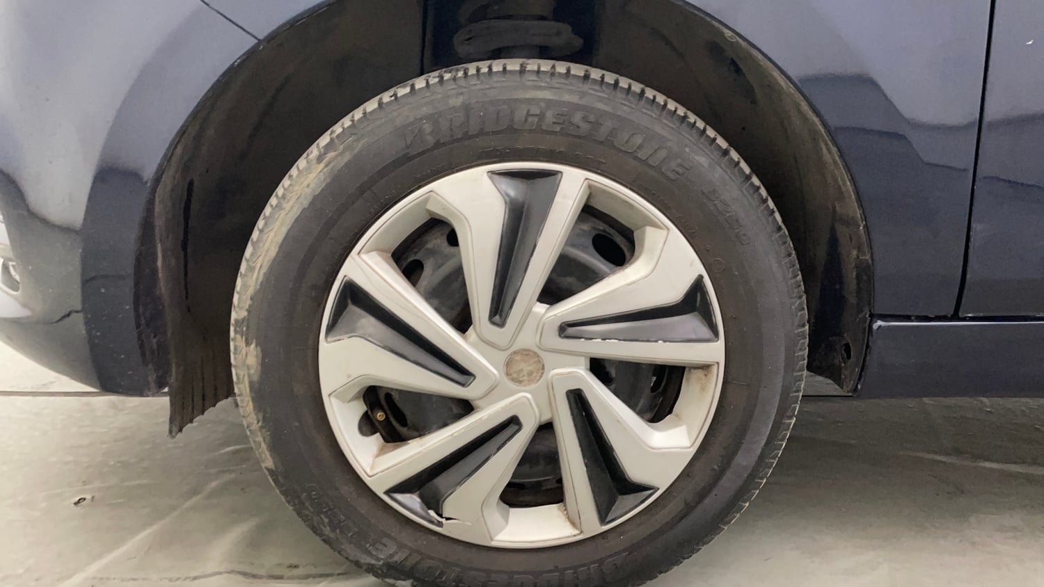 Used 2021 Tata Tiago XT Petrol Manual tyres LEFT FRONT TYRE RIM VIEW