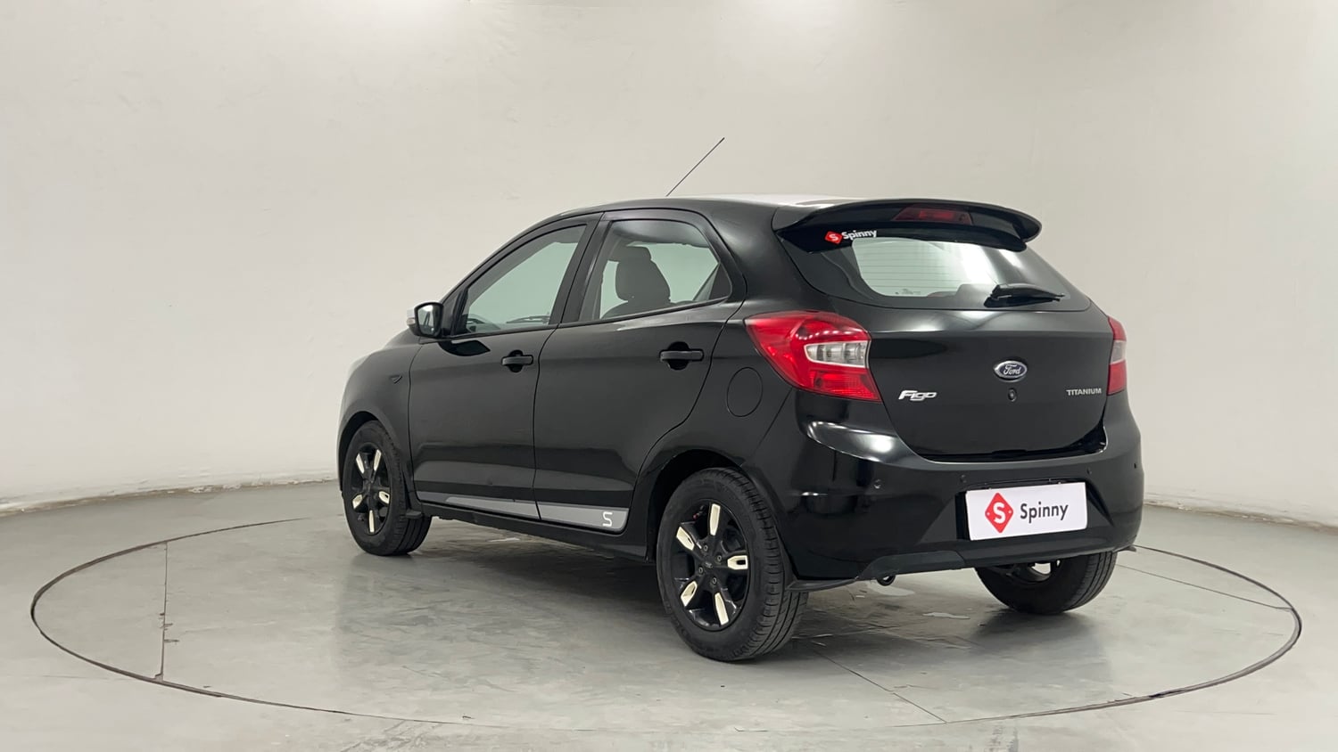 Used 2017 Ford Figo Titanium 1.2 Ti-VCT Petrol Manual exterior LEFT REAR CORNER VIEW