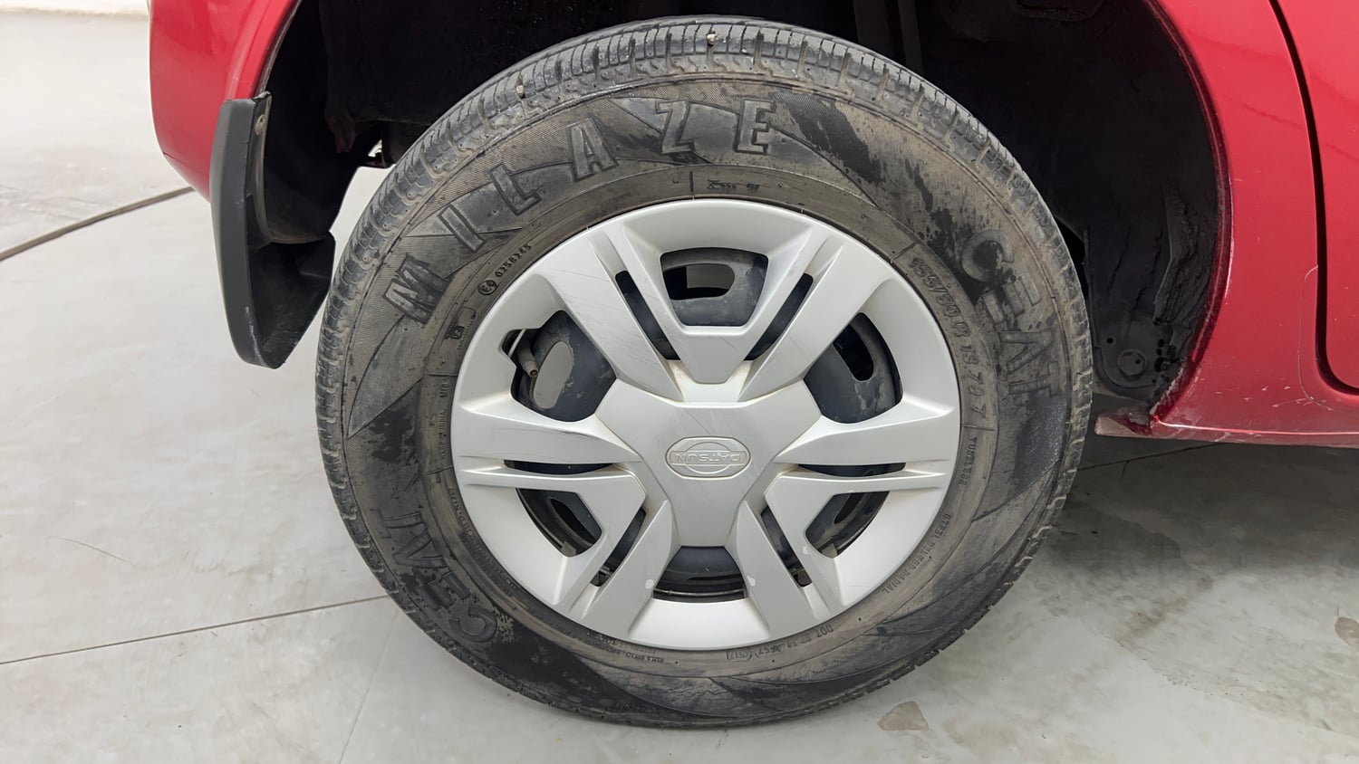 Used 2018 Datsun Redi-GO T(O) 1.0 Petrol Manual tyres RIGHT REAR TYRE RIM VIEW