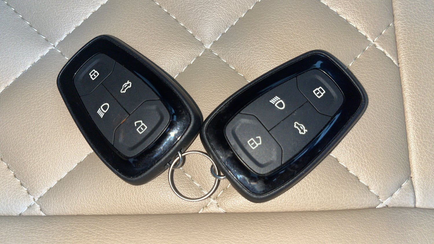 Used 2026 Tata Altroz Creative Petrol 5AMT Petrol Automatic extra CAR KEY VIEW