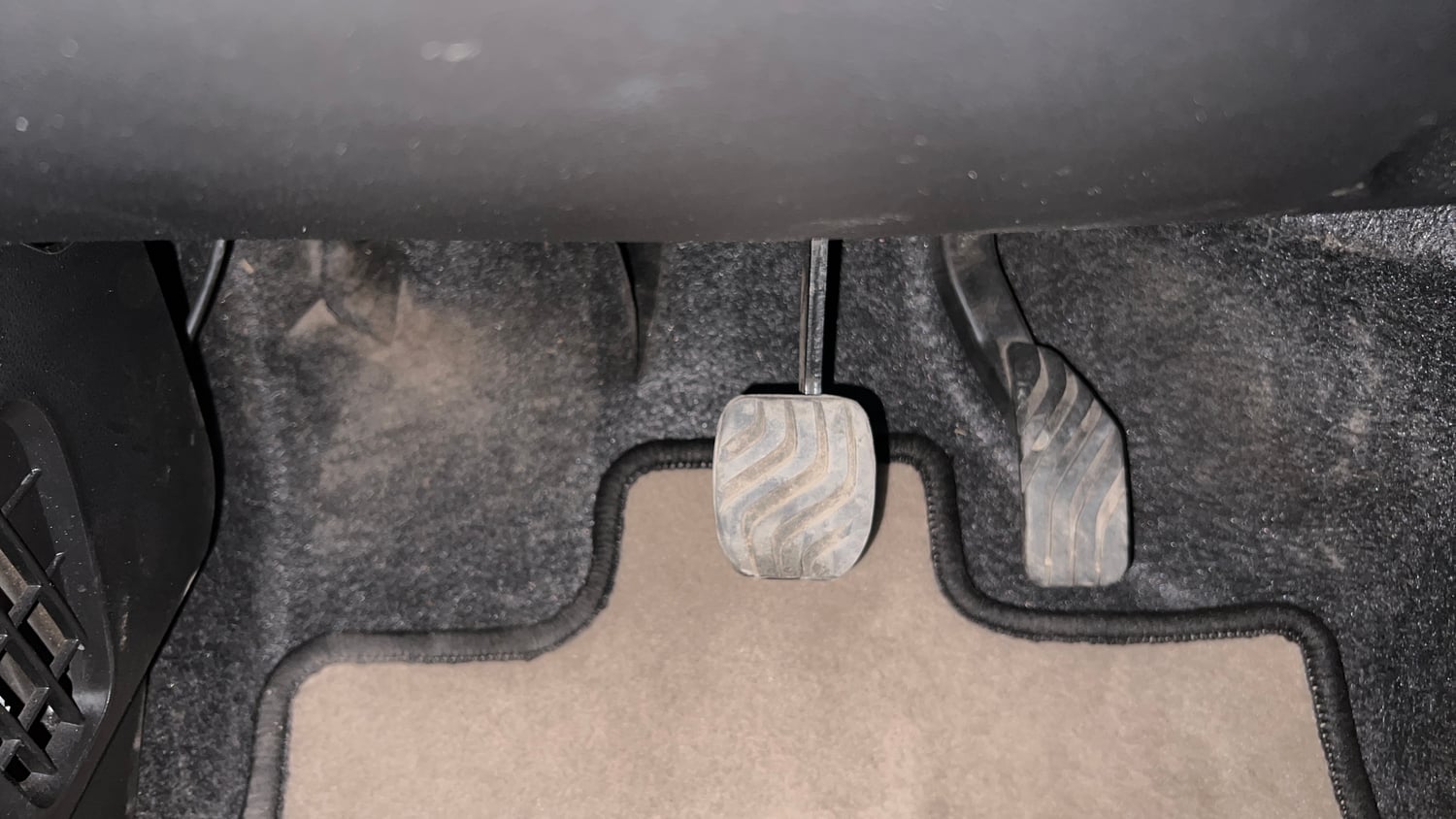 Used 2022 Renault Kwid RXT 1.0 AMT Petrol Automatic interior PEDALS VIEW