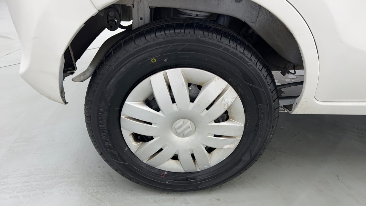 Used 2013 Maruti Suzuki Alto 800 Vxi Petrol Manual tyres RIGHT REAR TYRE RIM VIEW