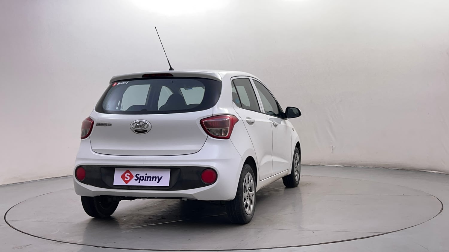 Used 2018 Hyundai Grand i10 Magna 1.2 Kappa VTVT Petrol Manual exterior RIGHT REAR CORNER VIEW