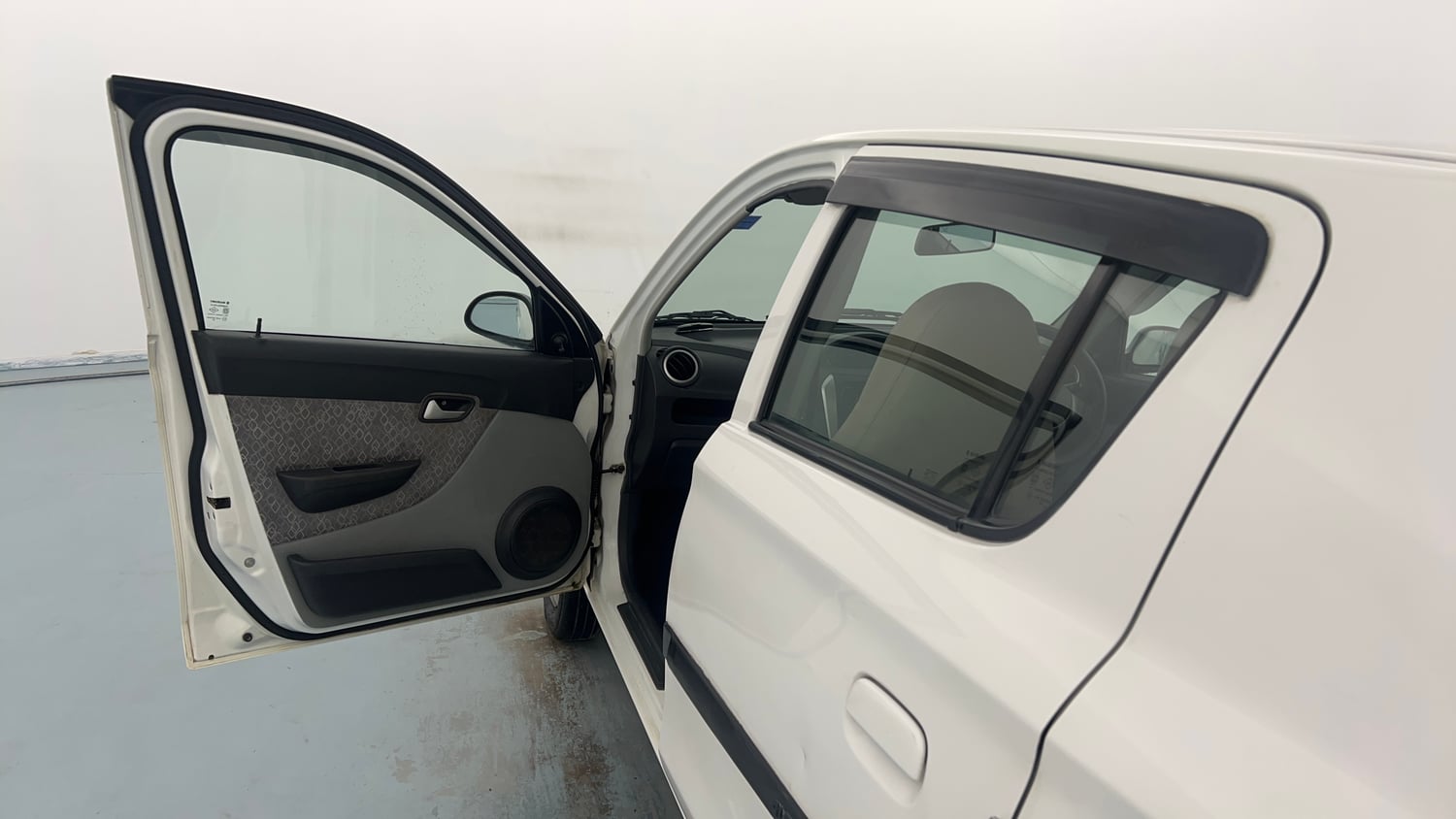 Used 2018 Maruti Suzuki Alto 800 VXi Petrol Manual interior LEFT FRONT DOOR OPEN VIEW