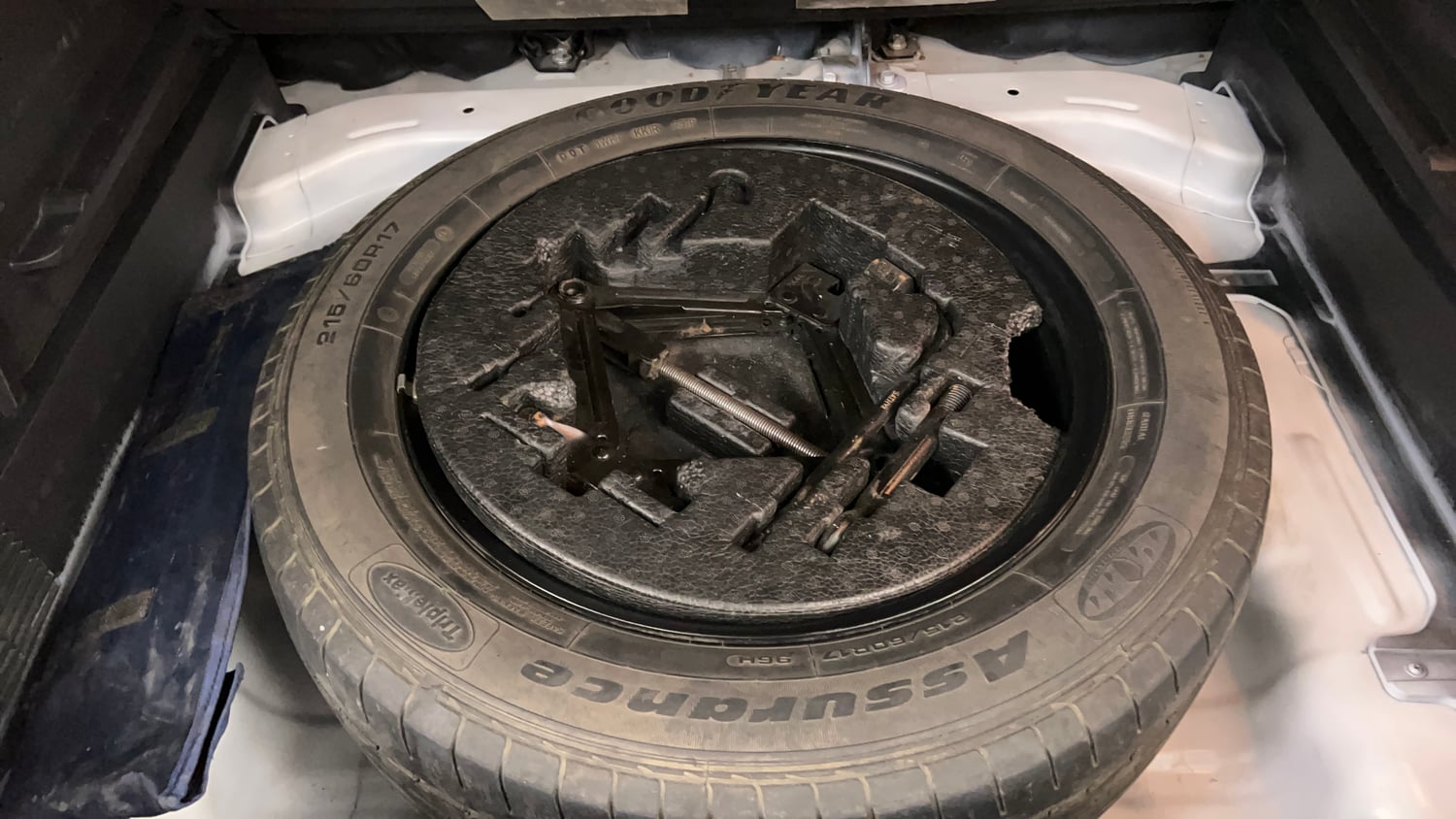 Used 2018 Hyundai Creta SX Plus 1.6 AT CRDI Diesel Automatic tyres SPARE TYRE VIEW