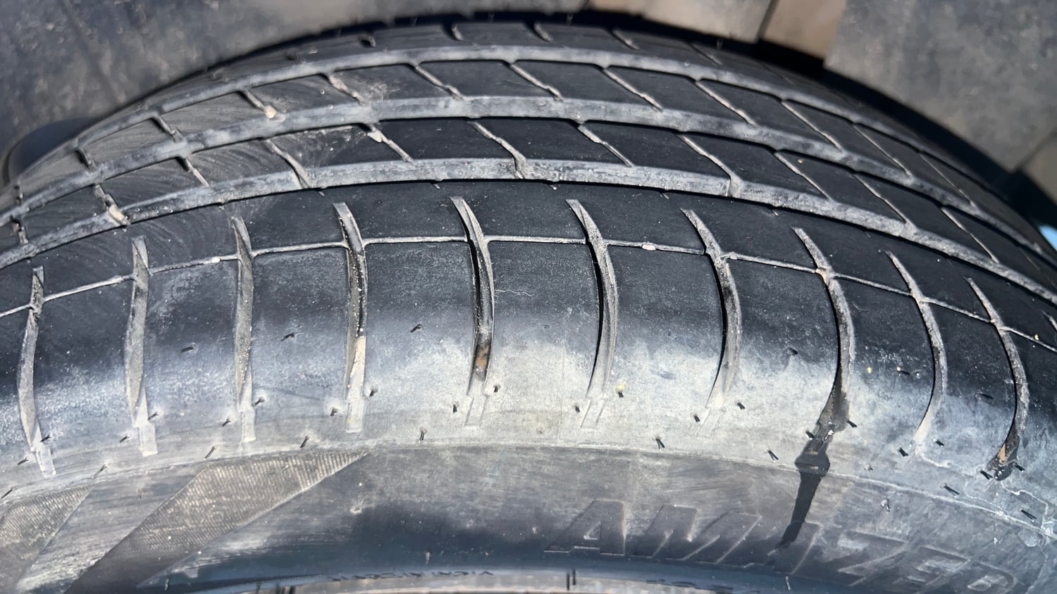 Used 2021 Maruti Suzuki Ertiga VXi CNG Cng Manual tyres LEFT REAR TYRE TREAD VIEW