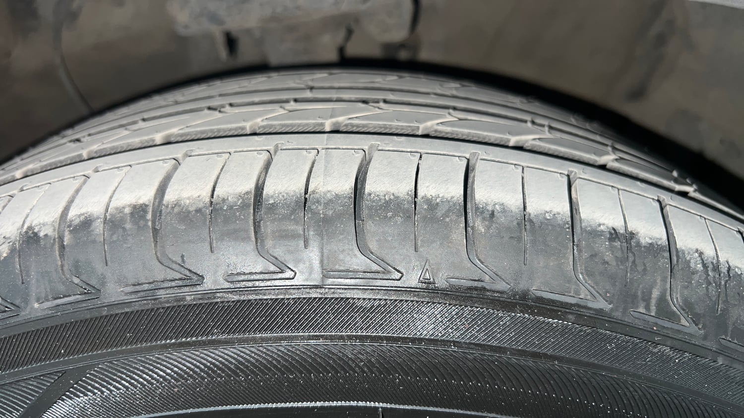 Used 2022 Hyundai Alcazar Prestige 7 STR 2.0 Petrol Petrol Manual tyres RIGHT FRONT TYRE TREAD VIEW