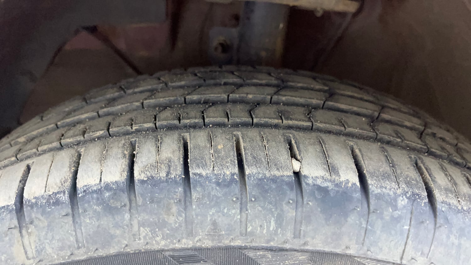 Used 2024 Maruti Suzuki Swift ZXi Plus Dual Tone AMT Petrol Automatic tyres LEFT FRONT TYRE TREAD VIEW