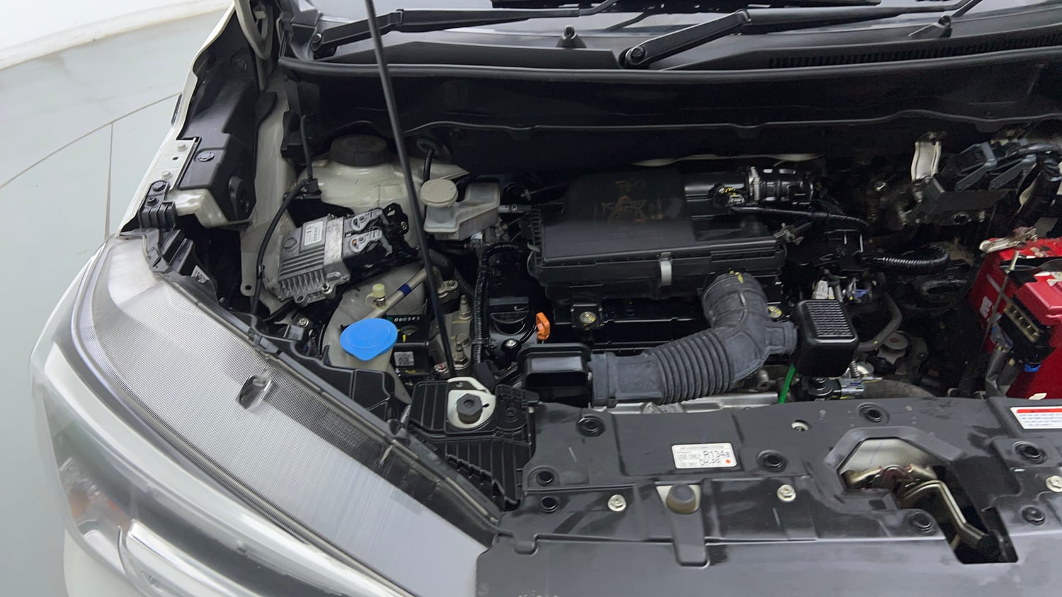 Used 2024 Maruti Suzuki XL6 Zeta MT CNG Cng Manual engine ENGINE RIGHT SIDE VIEW