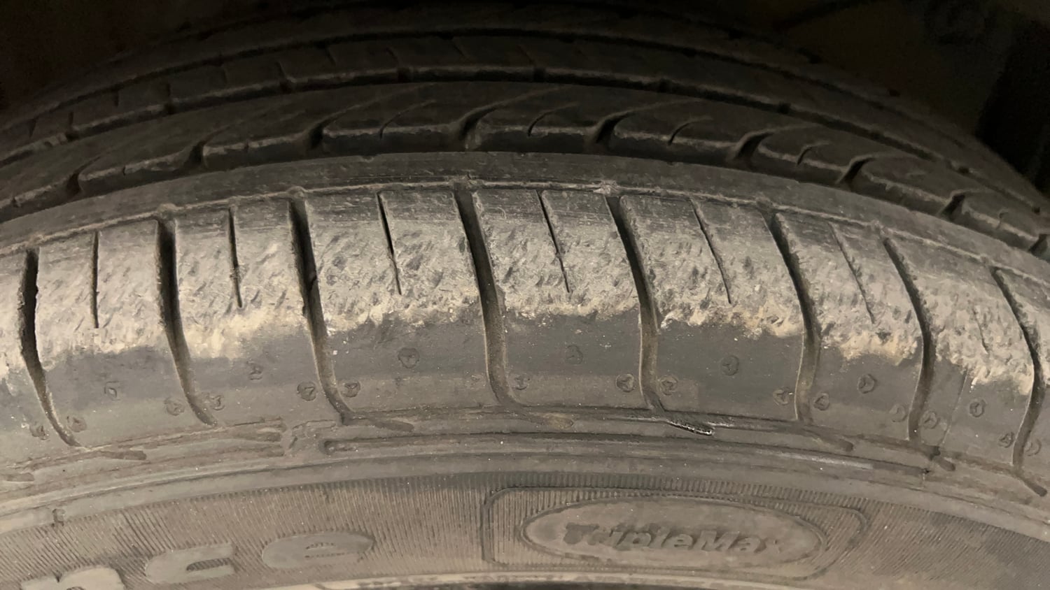 Used 2017 Honda BR-V V CVT Petrol Petrol Automatic tyres RIGHT FRONT TYRE TREAD VIEW
