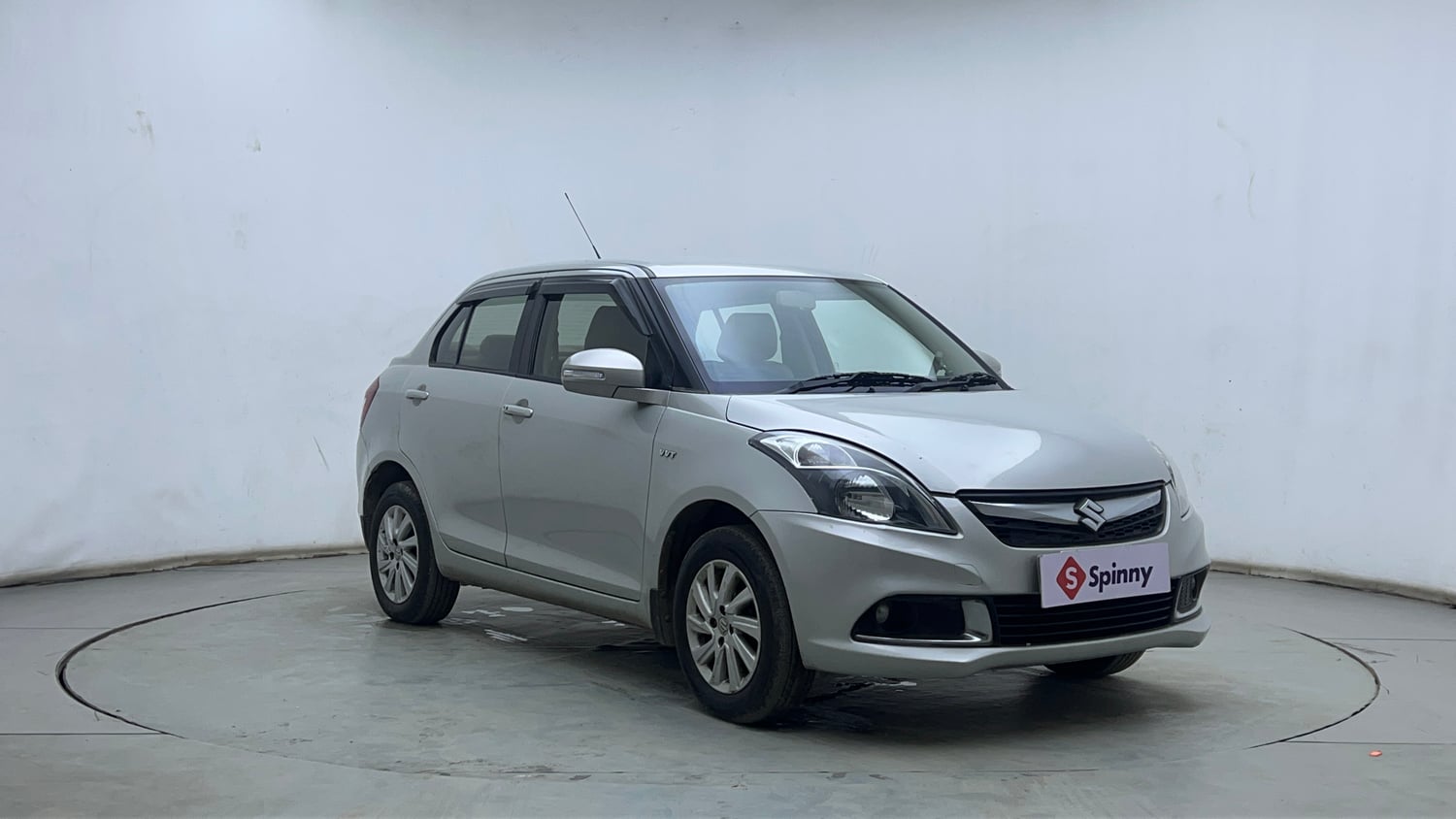Used 2015 Maruti Suzuki Swift Dzire ZXI Petrol Manual exterior RIGHT FRONT CORNER VIEW