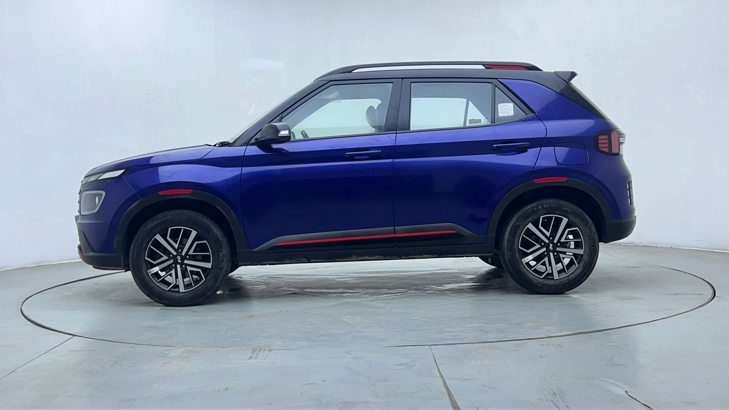 Used 2022 Hyundai Venue N-Line N6 DCT Dual Tone Petrol Automatic exterior LEFT SIDE VIEW
